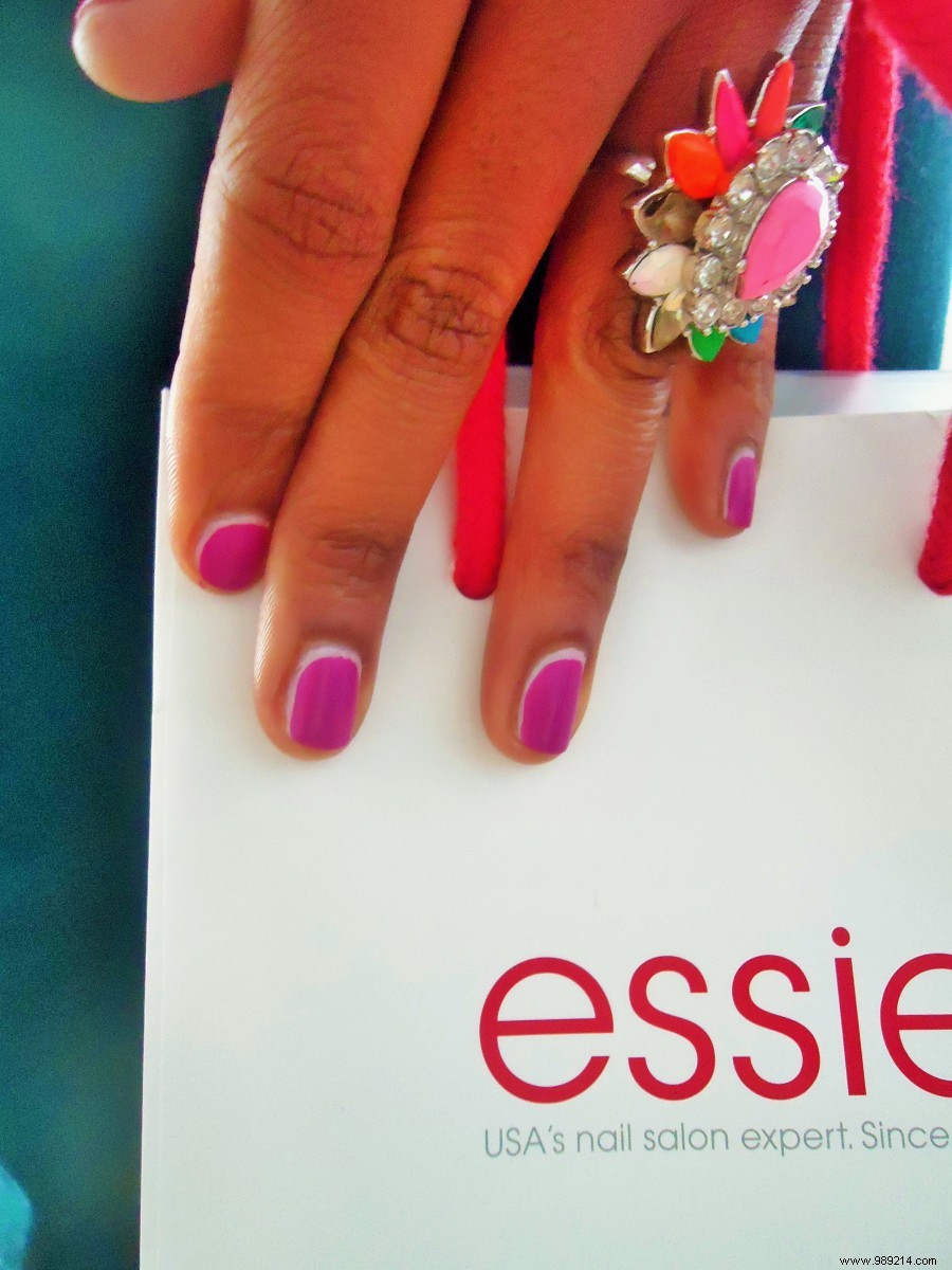 Master Nail Contouring: Essie Pro s Reverse French Manicure for Spring 2015