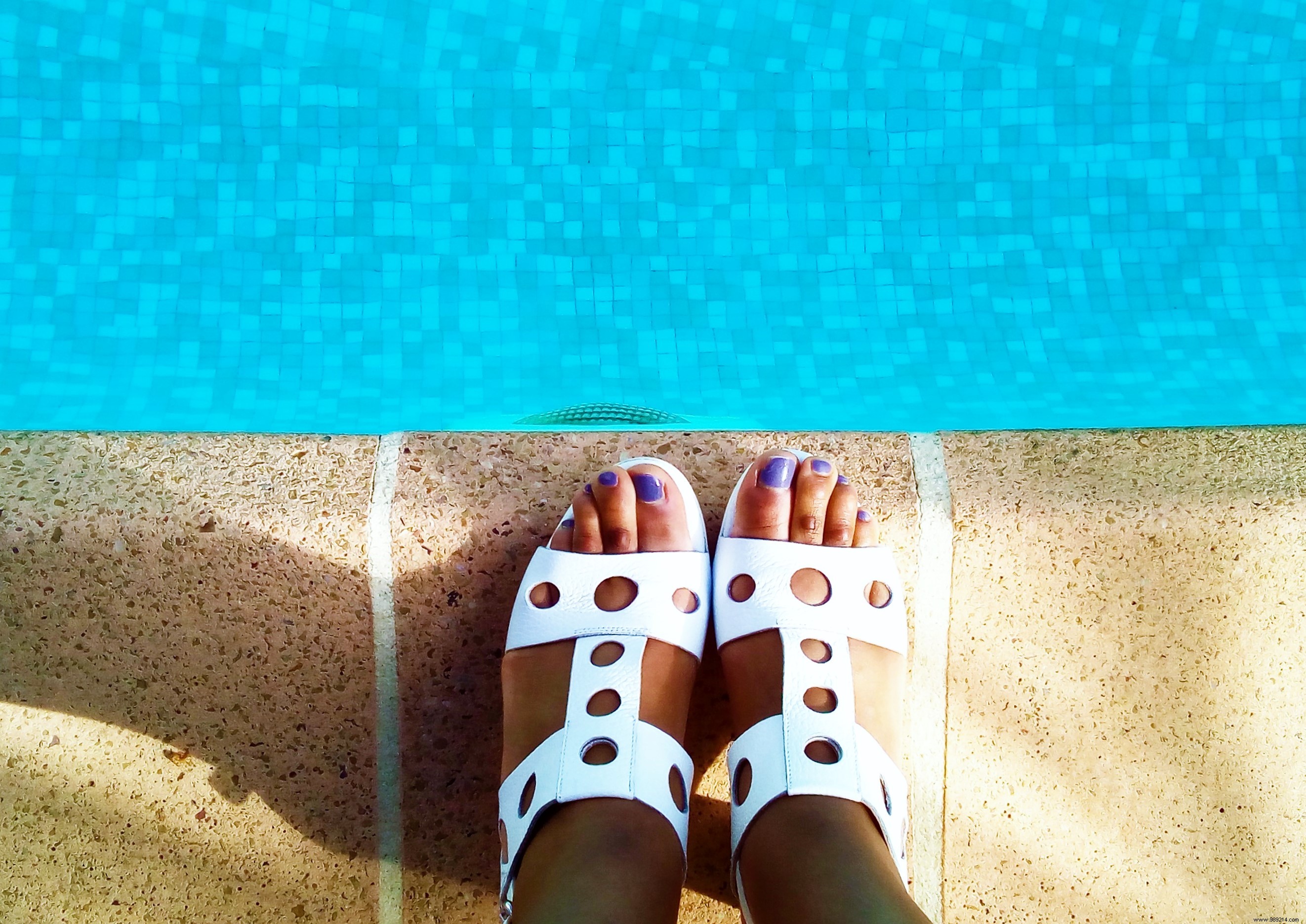 Discover  Dew of the Queen : A Firsthand Look at Pure Water s Essential Benefits for Women s Health