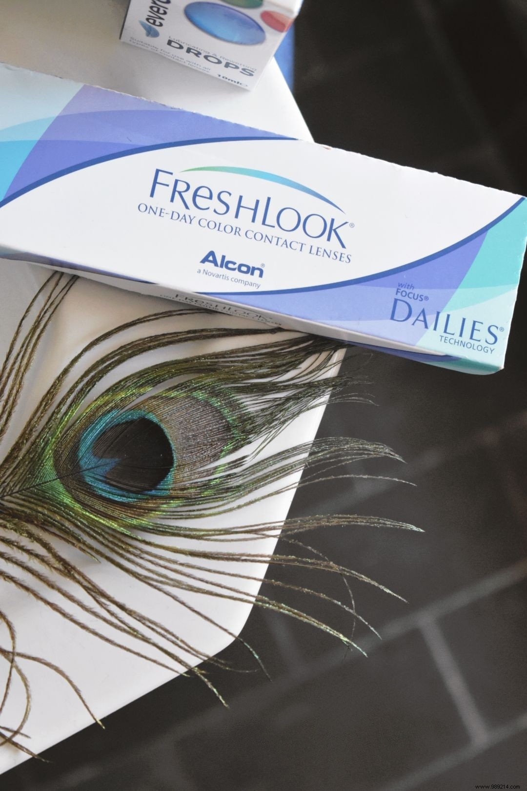 Expert Eye Makeup Tips for Colored Contact Lenses