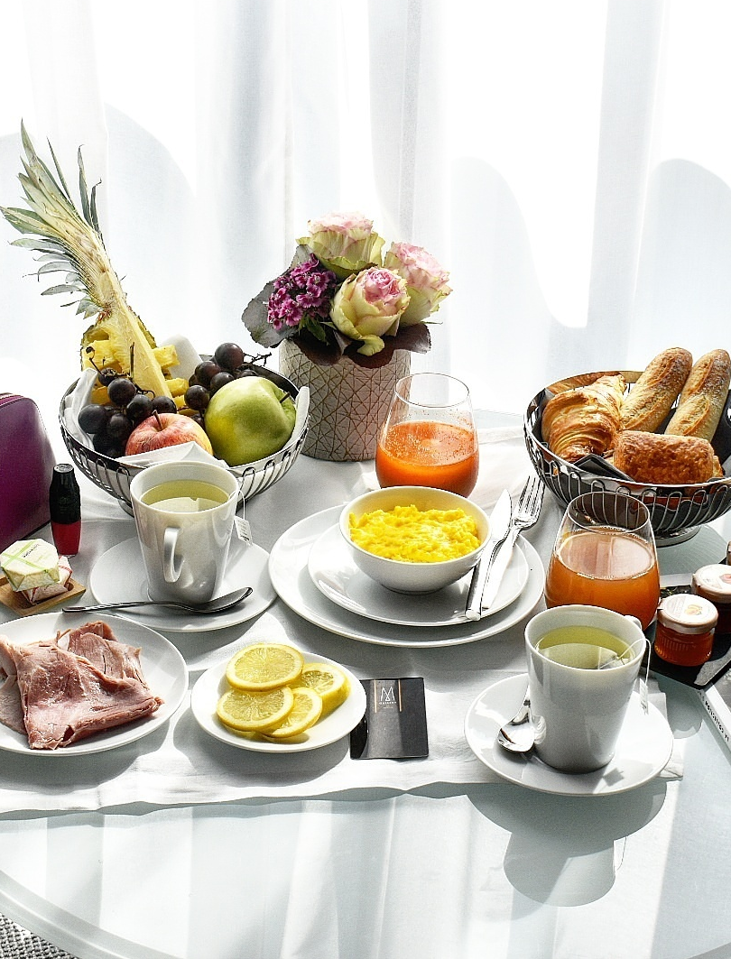 Superfoods for Radiant Skin: How Diet Enhances Your Beauty and Well-Being