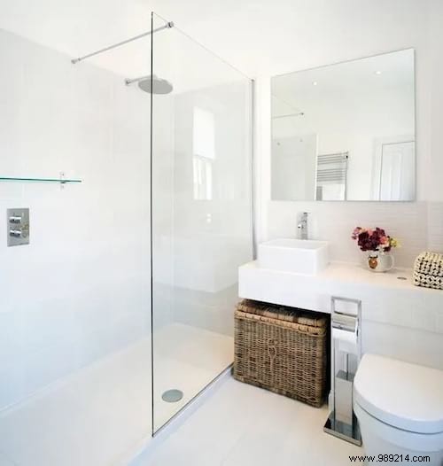 33 Expert Design Ideas to Maximize Space in Small Bathrooms