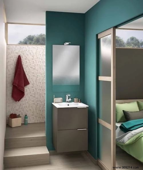 33 Expert Design Ideas to Maximize Space in Small Bathrooms