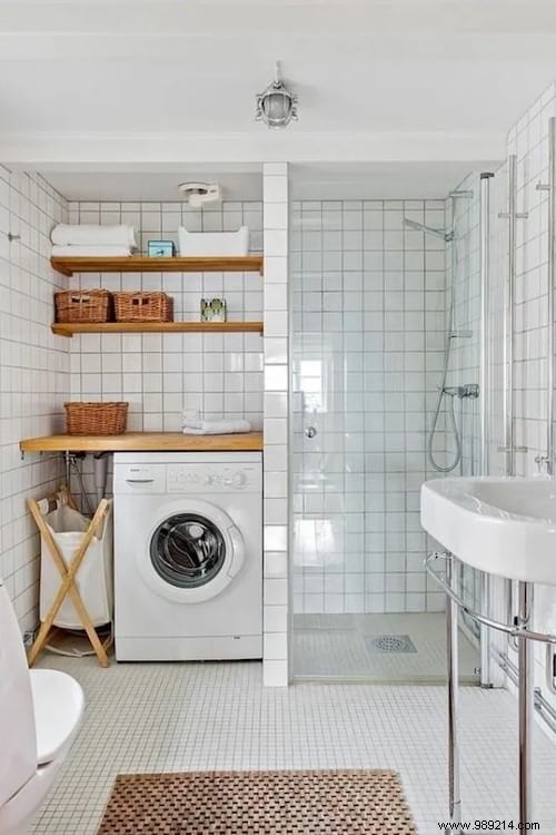 33 Expert Design Ideas to Maximize Space in Small Bathrooms