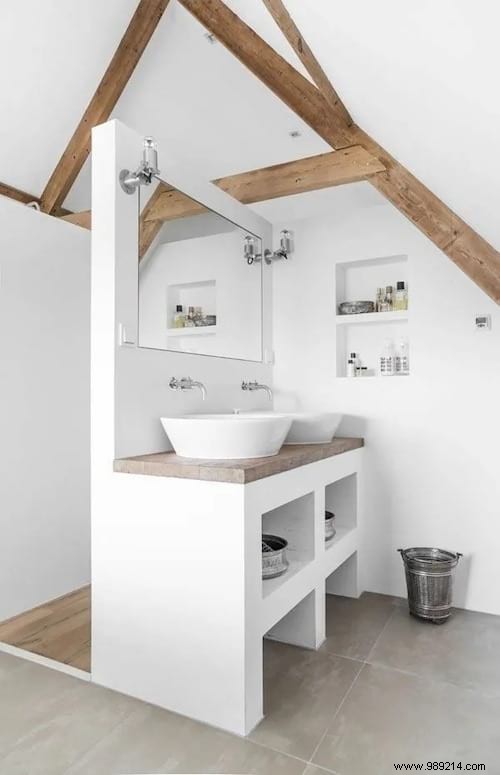 33 Expert Design Ideas to Maximize Space in Small Bathrooms