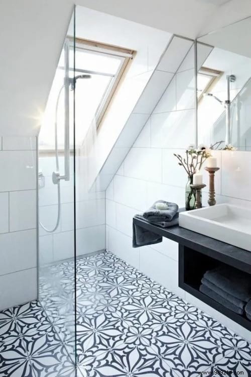 33 Expert Design Ideas to Maximize Space in Small Bathrooms