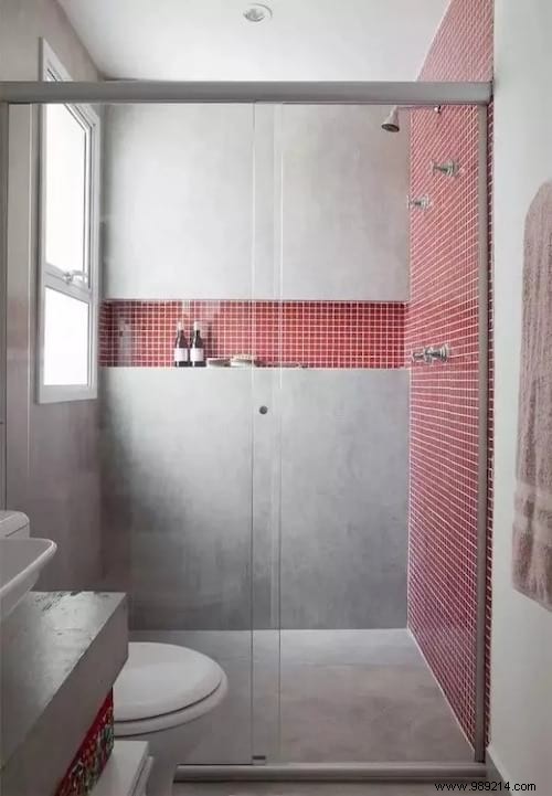 33 Expert Design Ideas to Maximize Space in Small Bathrooms
