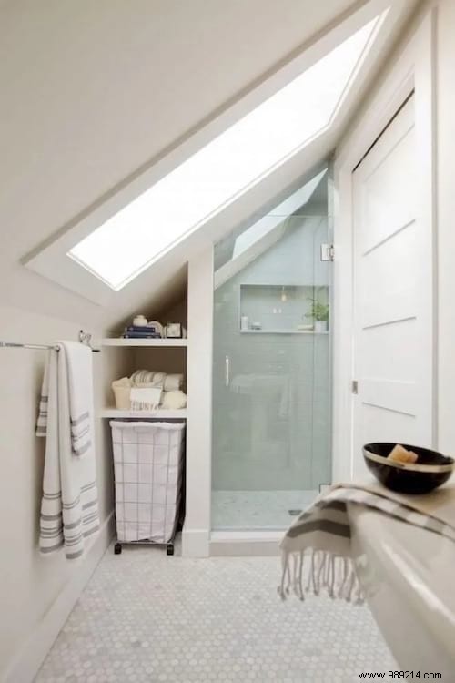 33 Expert Design Ideas to Maximize Space in Small Bathrooms