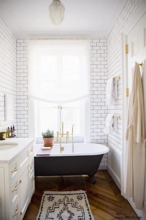33 Expert Design Ideas to Maximize Space in Small Bathrooms
