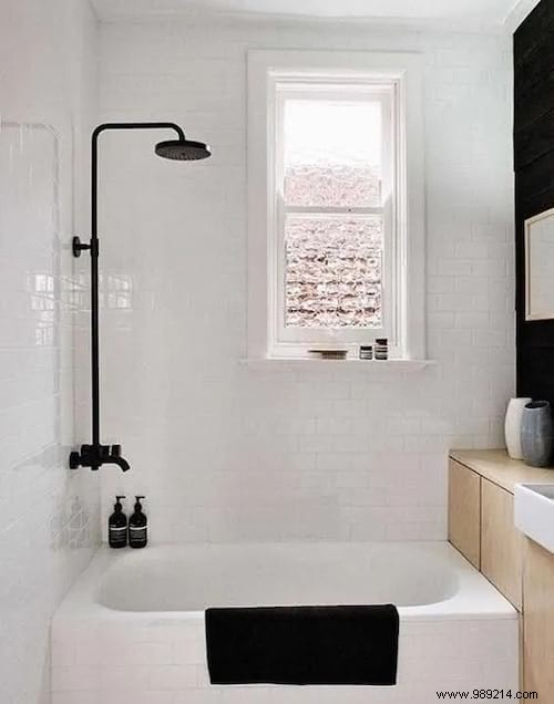 33 Expert Design Ideas to Maximize Space in Small Bathrooms