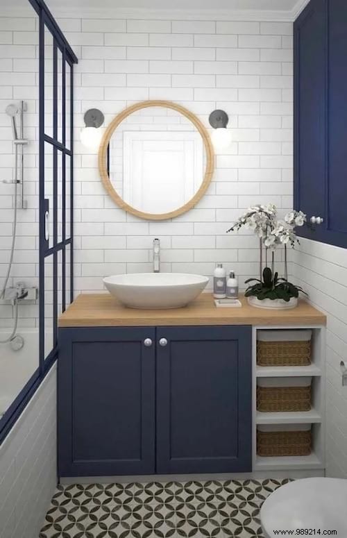 33 Expert Design Ideas to Maximize Space in Small Bathrooms