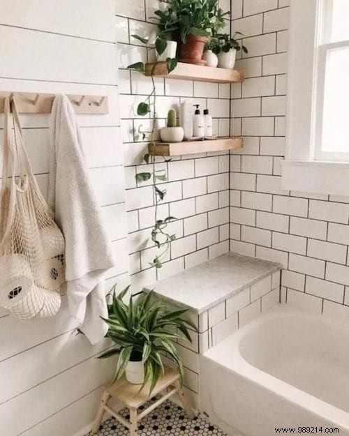 33 Expert Design Ideas to Maximize Space in Small Bathrooms