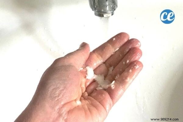 DIY Soap Sheets: Easy Homemade Recipe for Portable Travel Hygiene