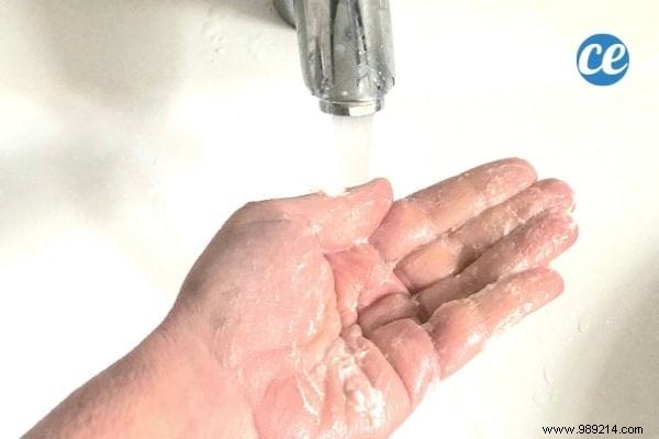 DIY Soap Sheets: Easy Homemade Recipe for Portable Travel Hygiene