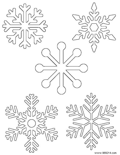 Easy DIY Christmas Window Snowflakes: Stunning Decor in Under 2 Minutes