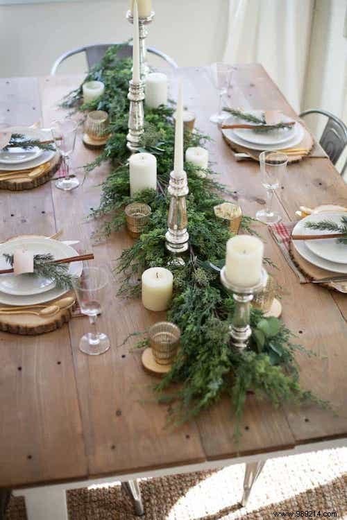 65 Easy and Budget-Friendly Christmas Table Decoration Ideas