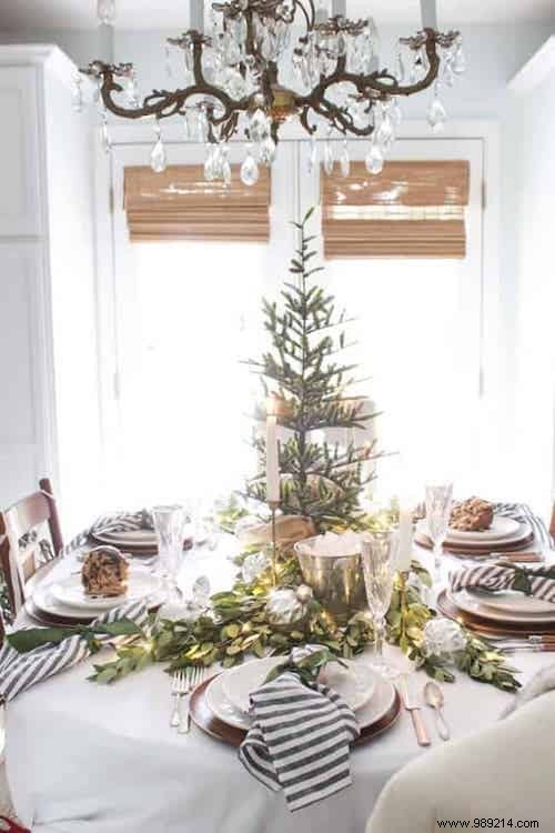 65 Easy and Budget-Friendly Christmas Table Decoration Ideas