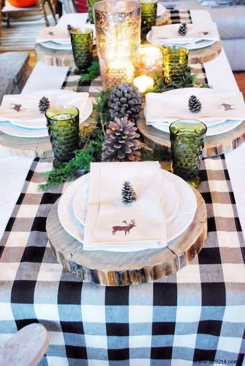 65 Easy and Budget-Friendly Christmas Table Decoration Ideas