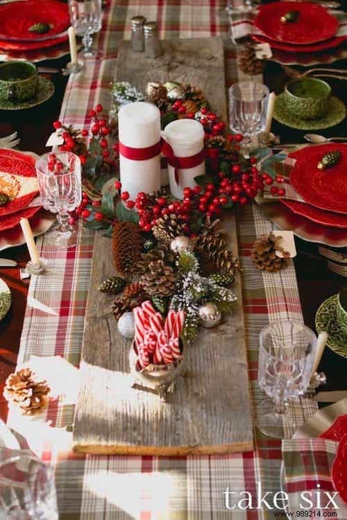 65 Easy and Budget-Friendly Christmas Table Decoration Ideas