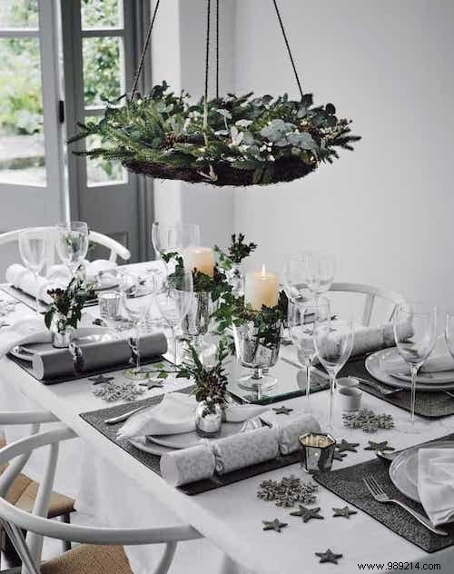 65 Easy and Budget-Friendly Christmas Table Decoration Ideas