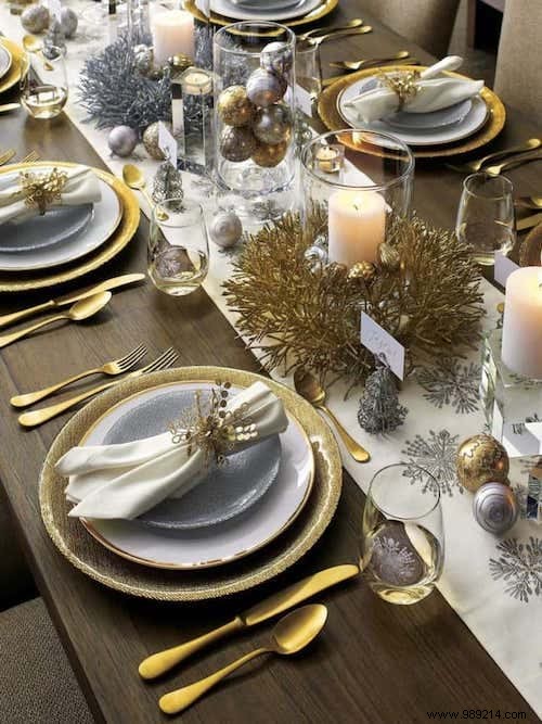 65 Easy and Budget-Friendly Christmas Table Decoration Ideas