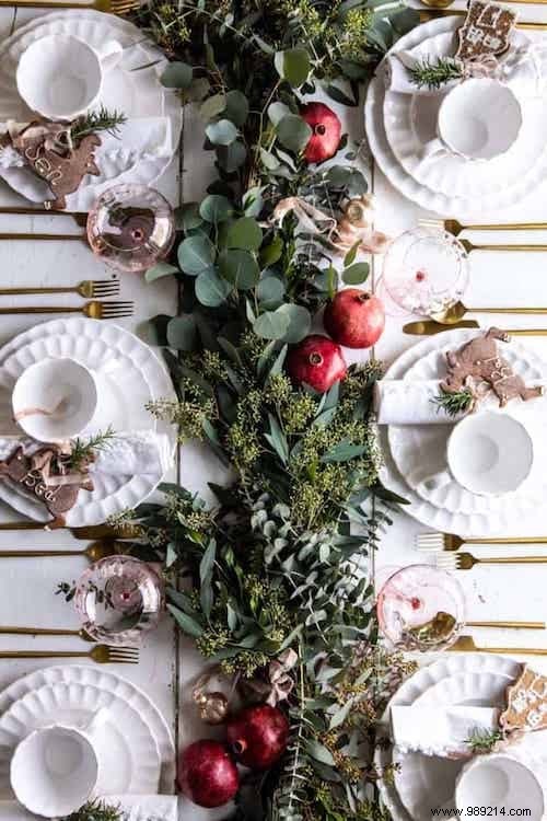 65 Easy and Budget-Friendly Christmas Table Decoration Ideas