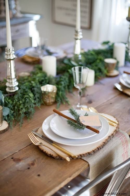 65 Easy and Budget-Friendly Christmas Table Decoration Ideas