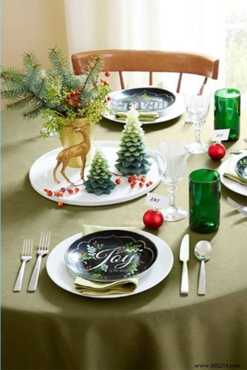 65 Easy and Budget-Friendly Christmas Table Decoration Ideas