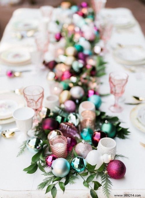 65 Easy and Budget-Friendly Christmas Table Decoration Ideas