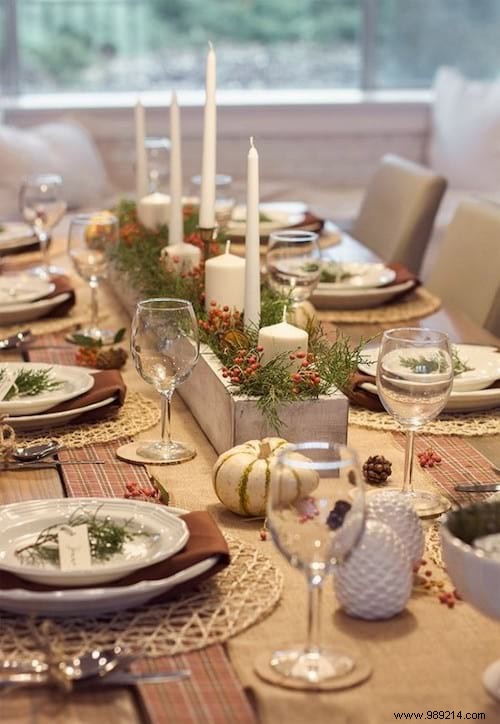 65 Easy and Budget-Friendly Christmas Table Decoration Ideas