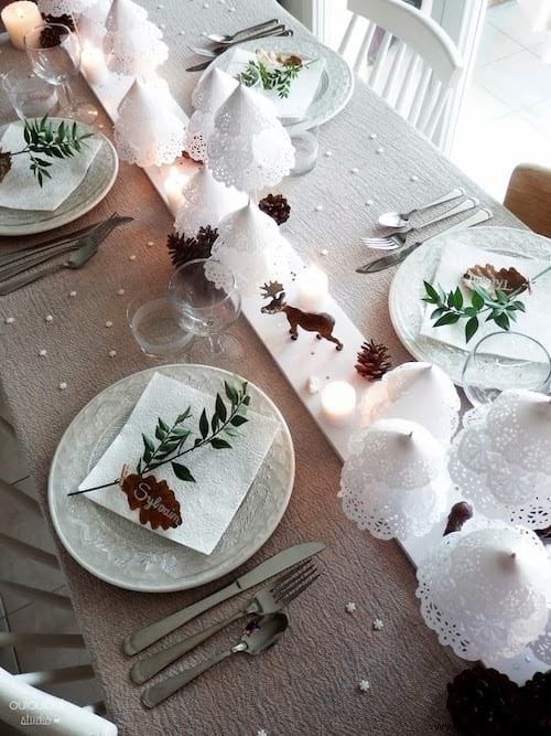 65 Easy and Budget-Friendly Christmas Table Decoration Ideas