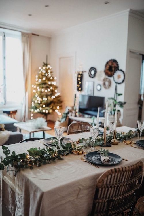 65 Easy and Budget-Friendly Christmas Table Decoration Ideas