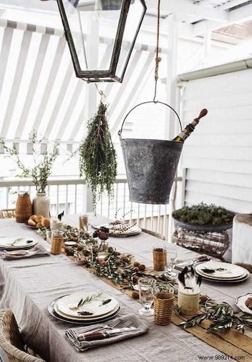 65 Easy and Budget-Friendly Christmas Table Decoration Ideas