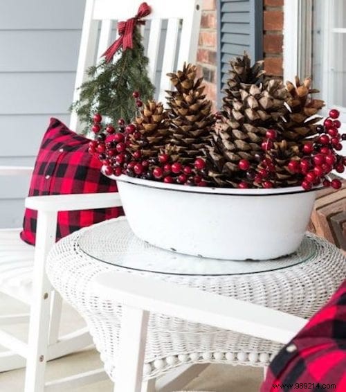 39 Budget-Friendly and Easy DIY Outdoor Christmas Decoration Ideas