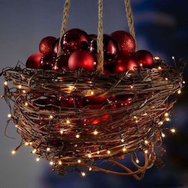 39 Budget-Friendly and Easy DIY Outdoor Christmas Decoration Ideas