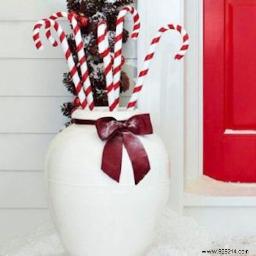 39 Budget-Friendly and Easy DIY Outdoor Christmas Decoration Ideas