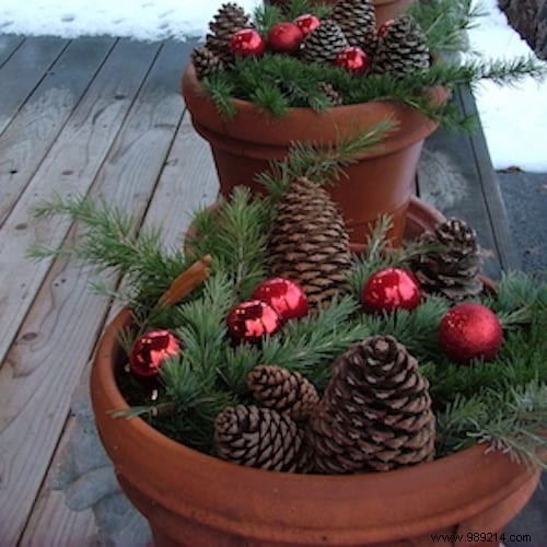39 Budget-Friendly and Easy DIY Outdoor Christmas Decoration Ideas