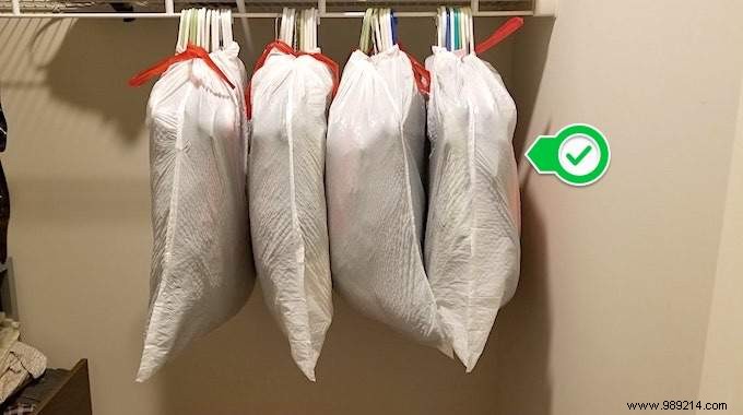 Genius Moving Hack: Pack Clothes on Hangers Using Trash Bags Effortlessly