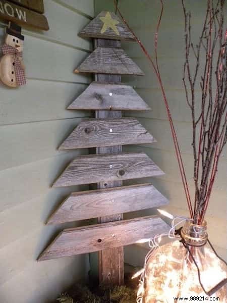 30 Creative Ways to Upcycle Everyday Items into Stunning Christmas Decorations