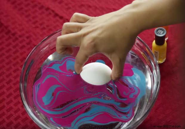 Easy Nail Polish Hack for Beautifully Decorated Easter Eggs: A Proven DIY Guide