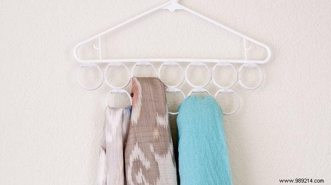 DIY Scarf Organizer: Genius Storage Hack for Under €2