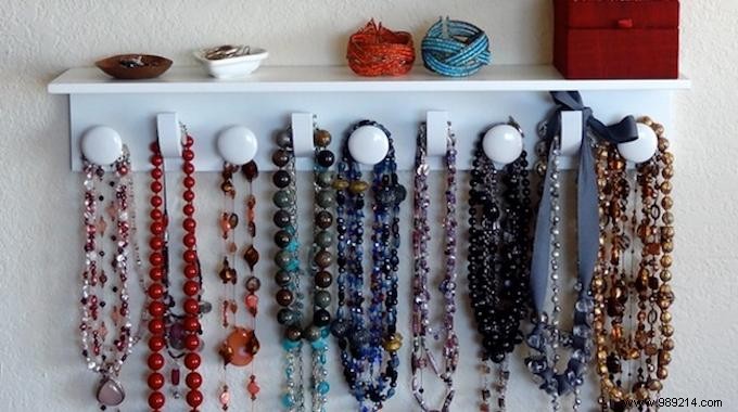 Simple Necklace Storage Hack: Organize Your Jewelry Without Tangles