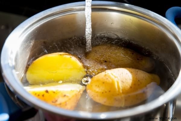 8 Proven Natural Weed Killers: Safe, Eco-Friendly Garden Tips from Years of Experience