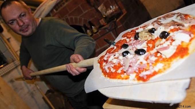 Transform Your Home Oven into a Pro Pizza Oven in Minutes: Foolproof Hack for Crispy Results