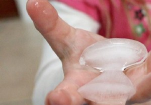 Make Ice Cubes Last Longer: Simple Muffin Tin Hack for Chilled Drinks