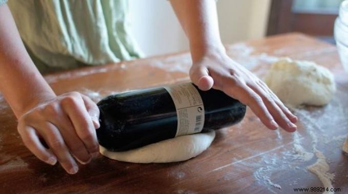 No Rolling Pin? Roll Perfect Pizza Dough with a Wine Bottle Hack