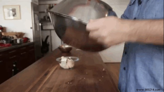 Quick Kitchen Hack: Peel Dozens of Garlic Cloves in Seconds