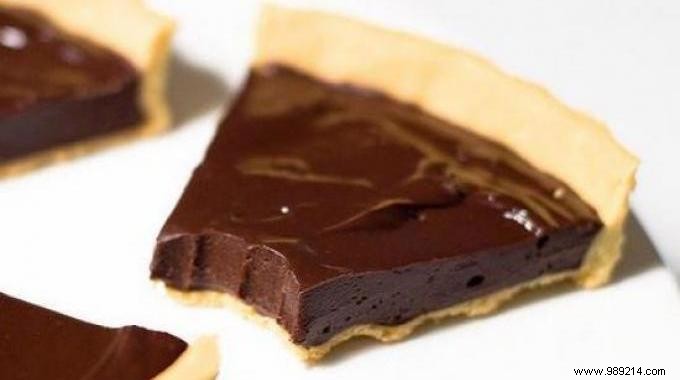 Easy Homemade Chocolate Pie Recipe: Rich Ganache on Flaky Crust