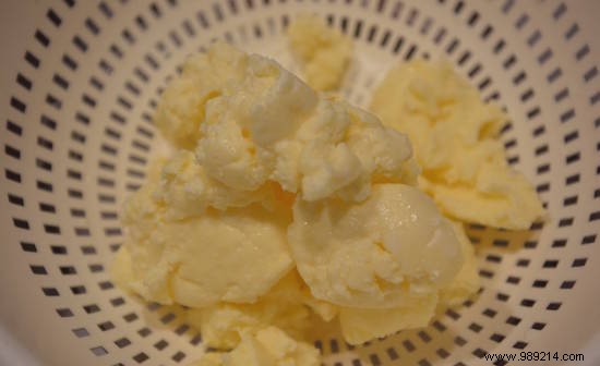 Easy Homemade Butter Recipe: 450g from 1L Cream Using a Food Processor