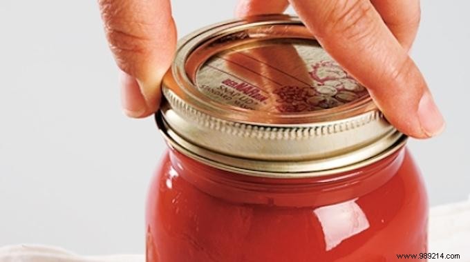 Effortless Teaspoon Trick to Open Even the Tightest Jar Lids