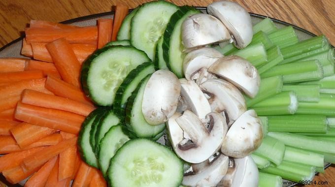 Healthy Vegetable Crudités with Yogurt Dip: A Fresh, Budget-Friendly Aperitif